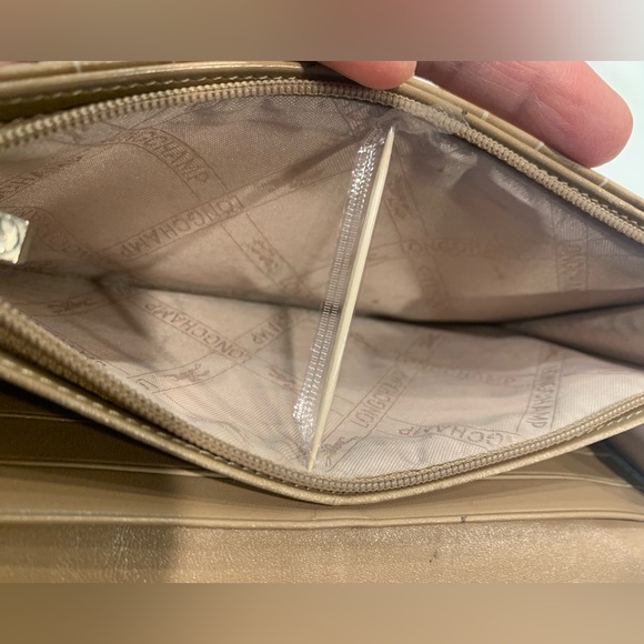 LONGCHAMP  Elegant Tan Crocodile-Embossed Women's wallet/clutch - Picture 3 of 8